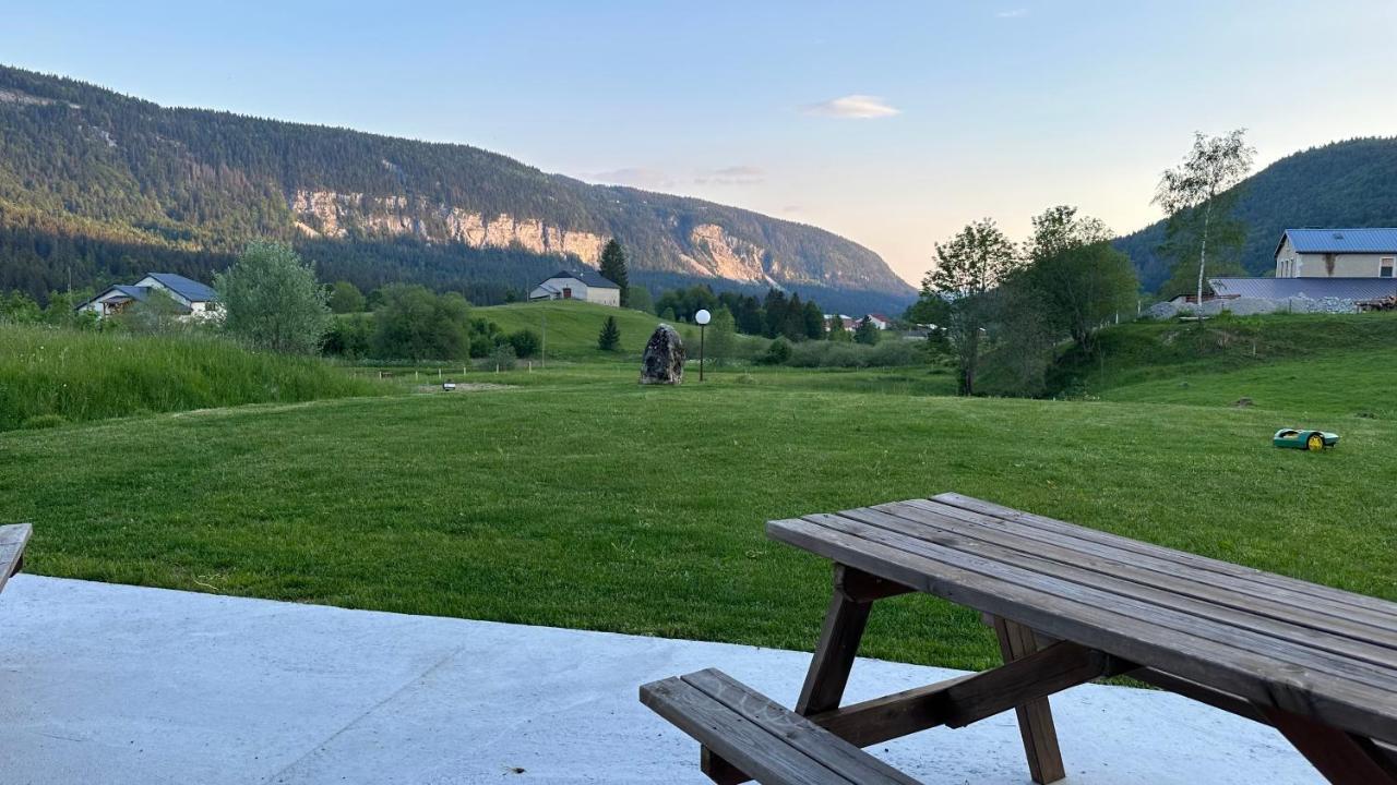 Les Chamois Lägenhet Lajoux Exteriör bild