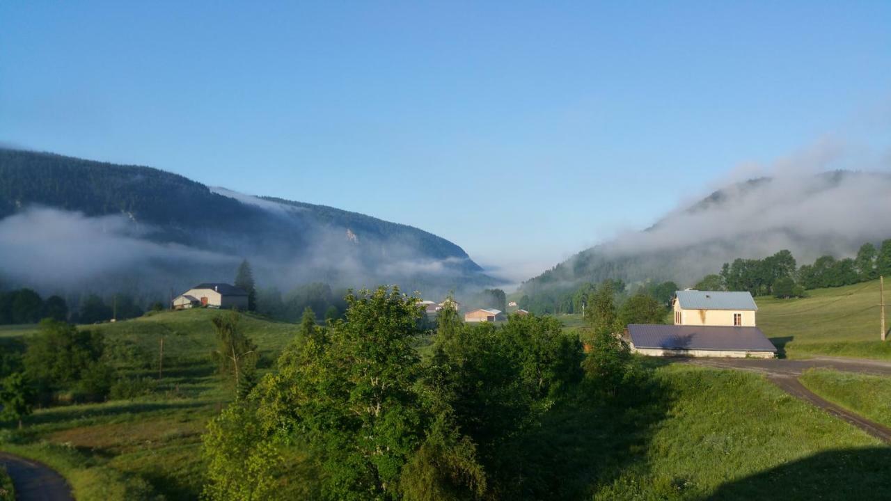 Les Chamois Lägenhet Lajoux Exteriör bild